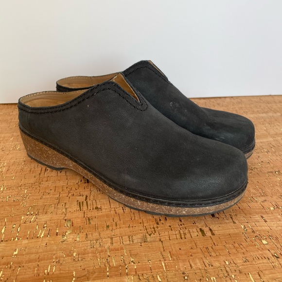 Earth Kolia Black Kork Clogs 7.5 - Picture 2 of 8